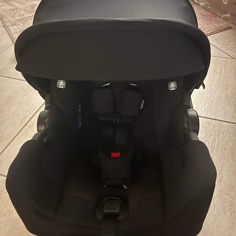 2024 *Pristine* Nuna Pipa Black Infant Car Seat